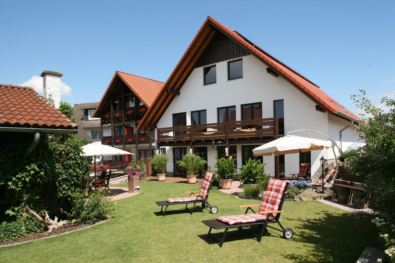 Landhotel Teuteberg Bad Arolsen Exteriör bild