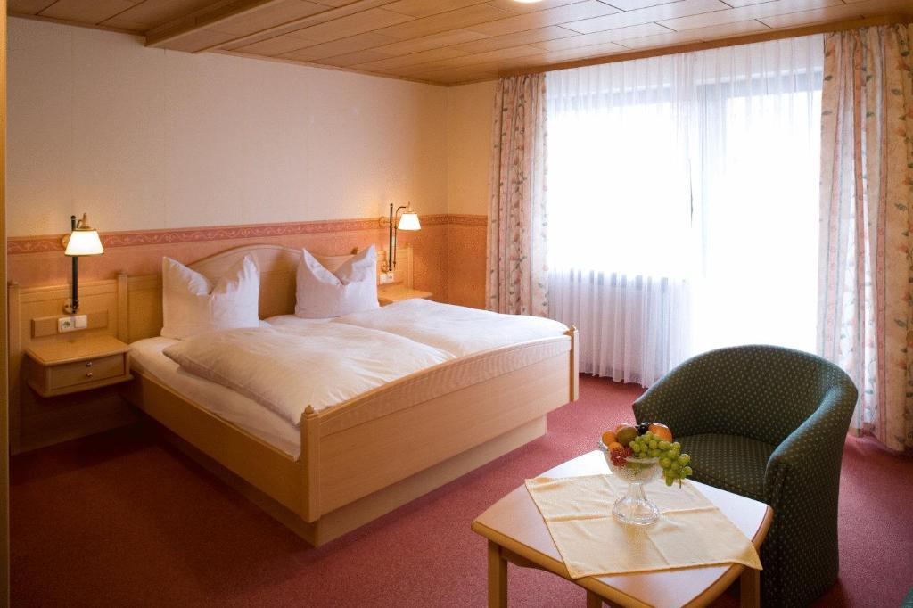 Landhotel Teuteberg Bad Arolsen Exteriör bild