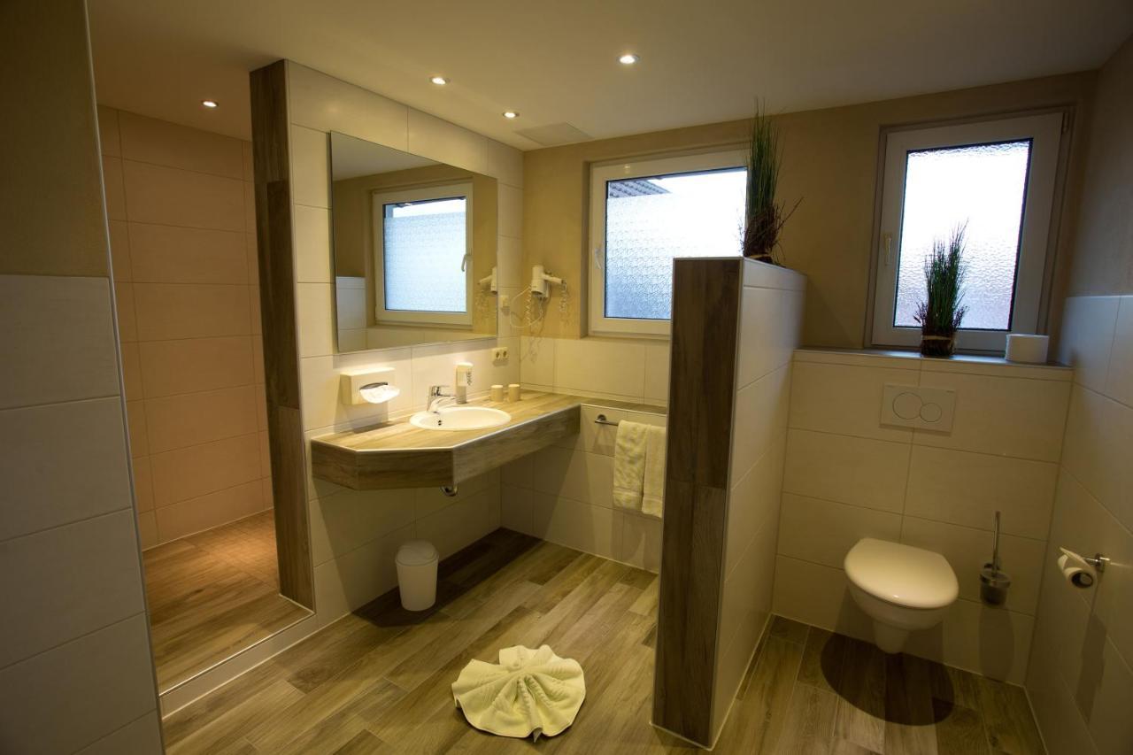 Landhotel Teuteberg Bad Arolsen Exteriör bild