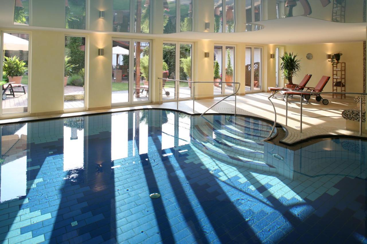 Landhotel Teuteberg Bad Arolsen Exteriör bild