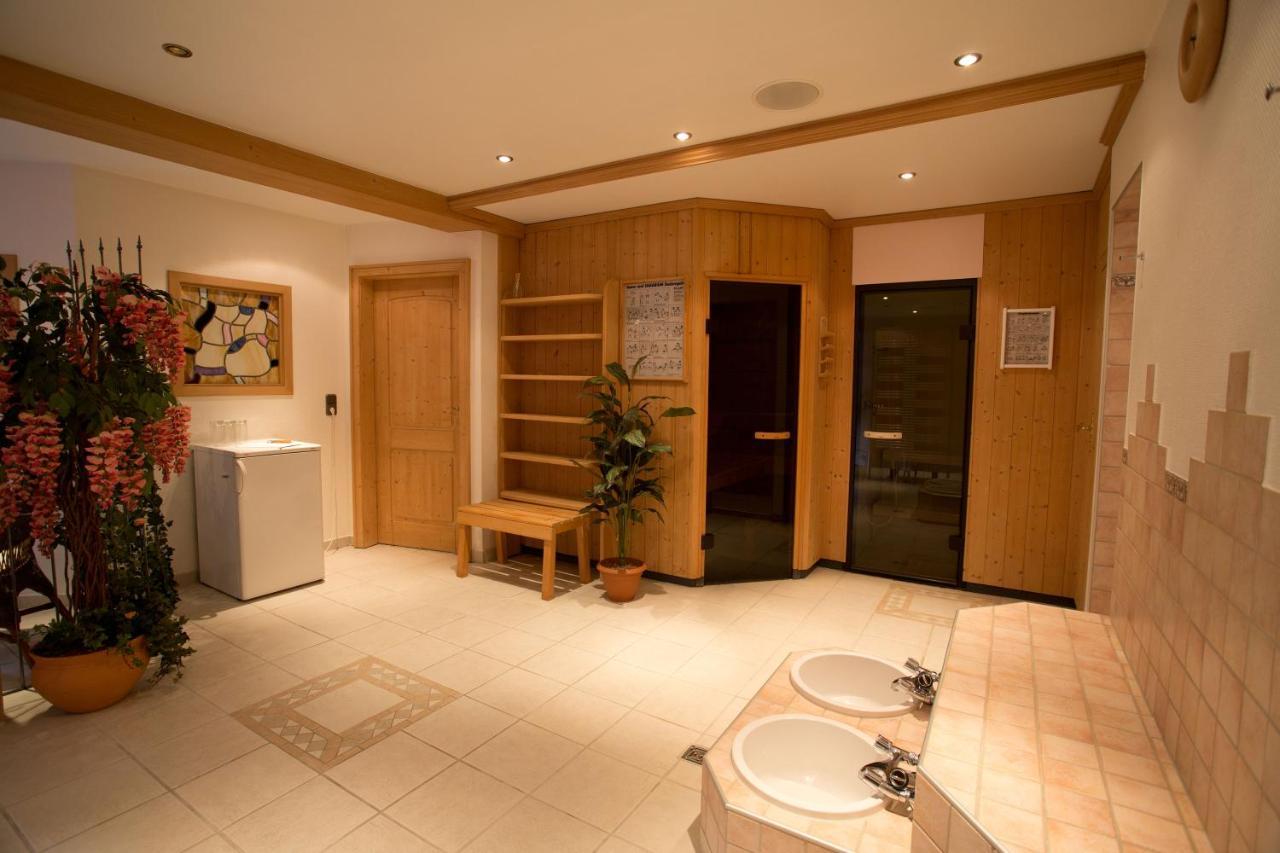 Landhotel Teuteberg Bad Arolsen Exteriör bild