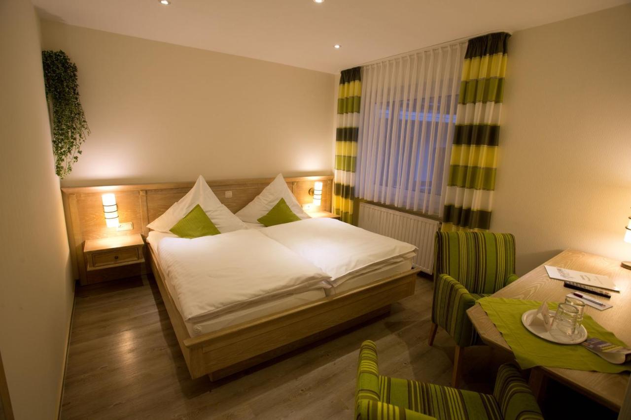 Landhotel Teuteberg Bad Arolsen Exteriör bild