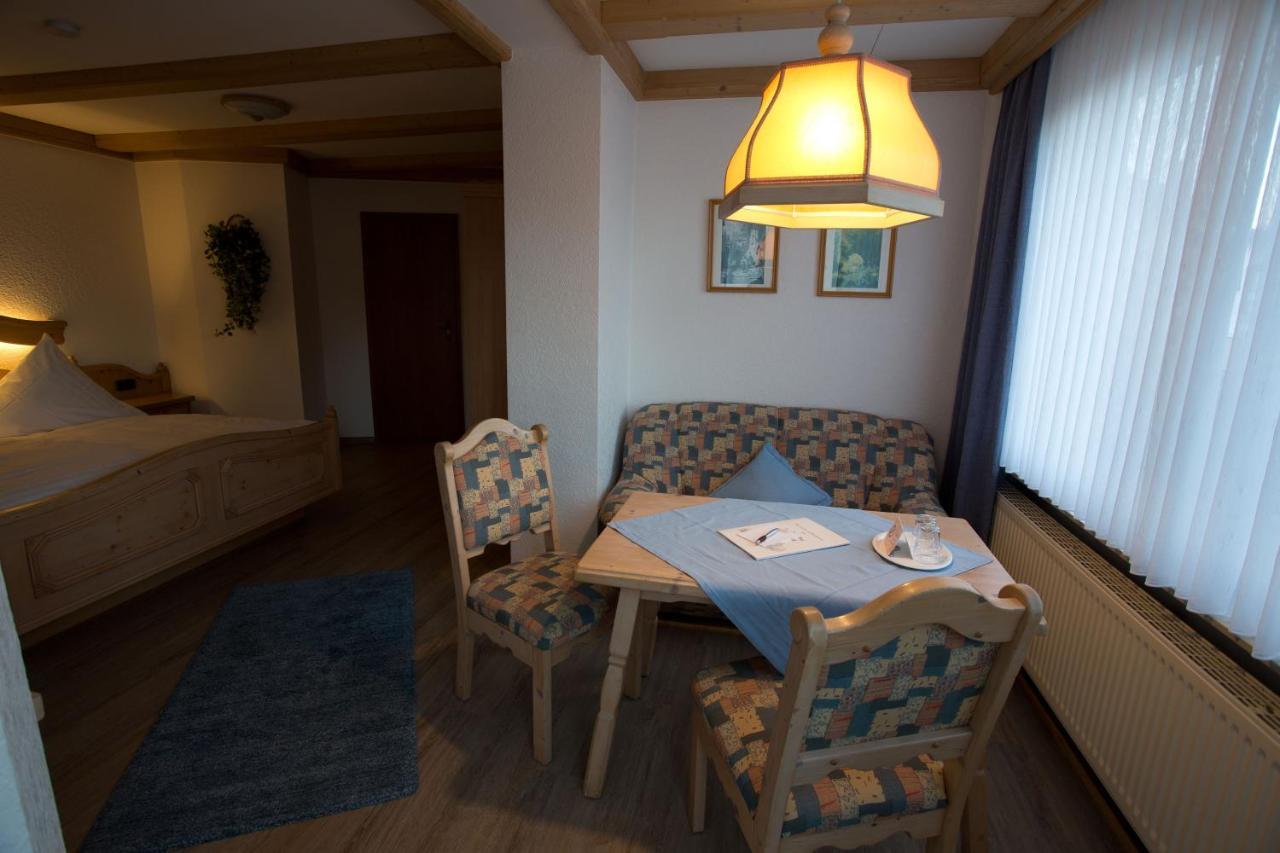Landhotel Teuteberg Bad Arolsen Exteriör bild